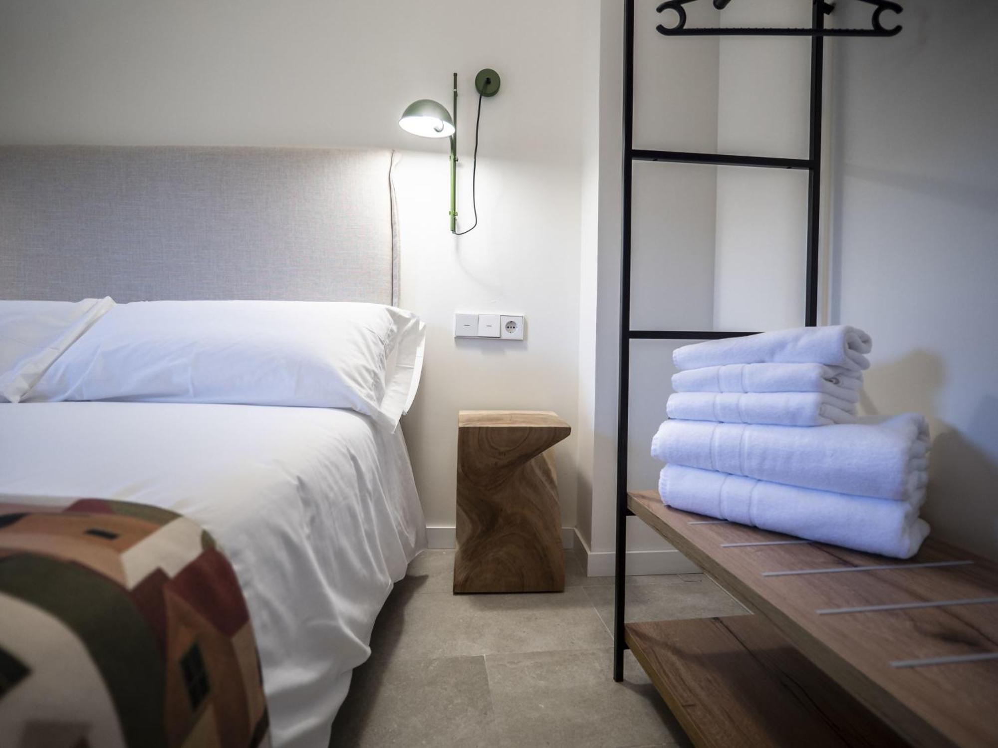 La Casa Amarilla Apartamento Enebro 아바라신 외부 사진