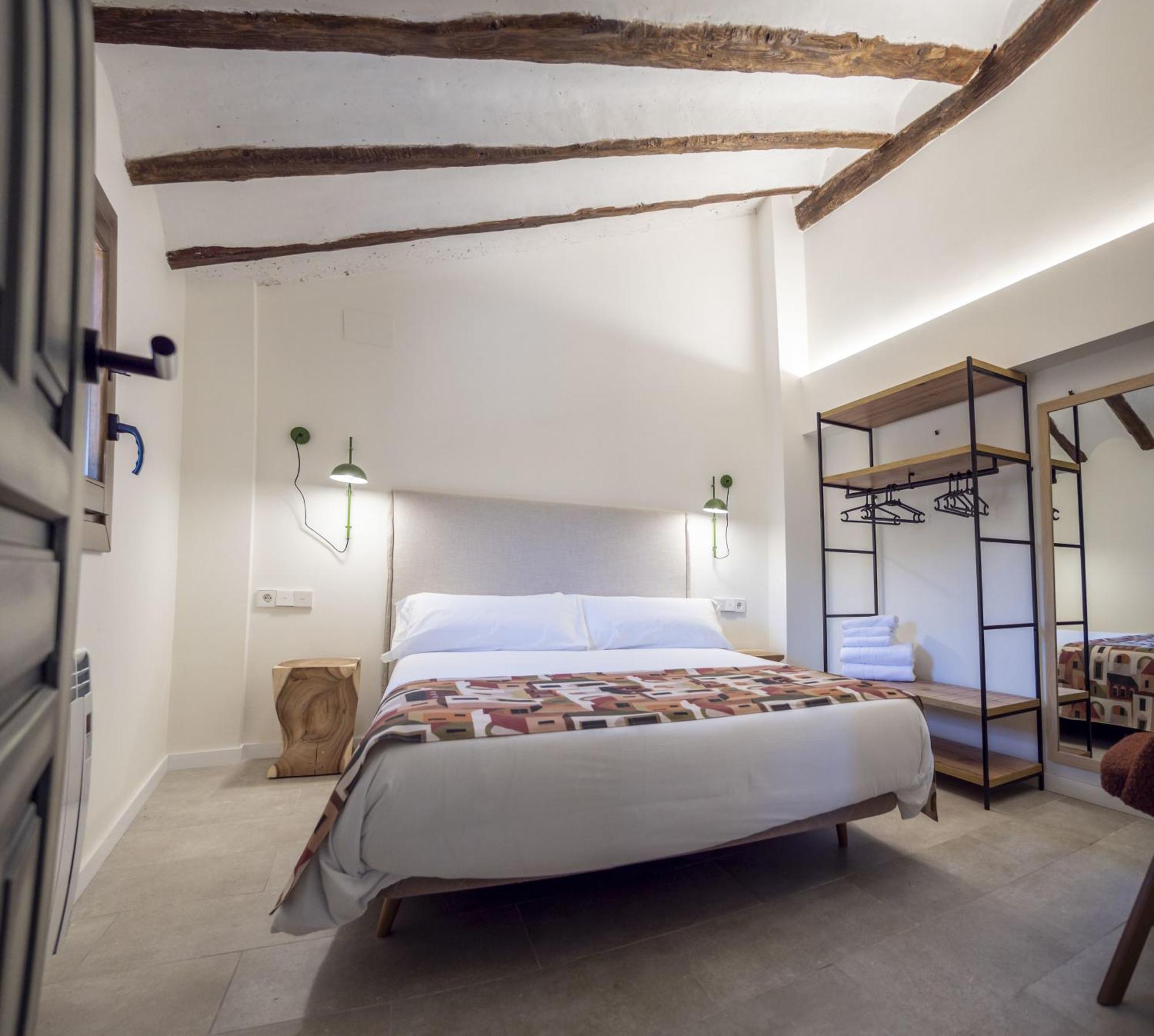 La Casa Amarilla Apartamento Enebro 아바라신 외부 사진